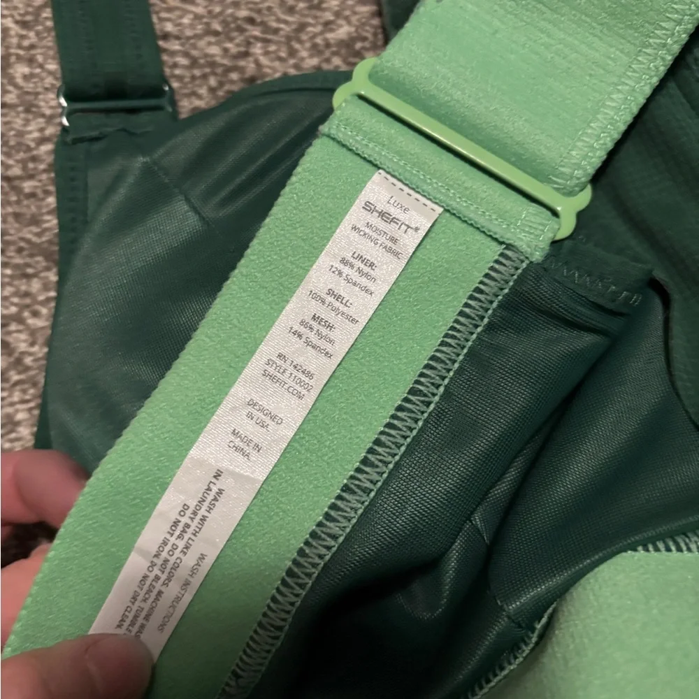 She fit Green Sports Bra Size: Luxe - Picture 3 of 3